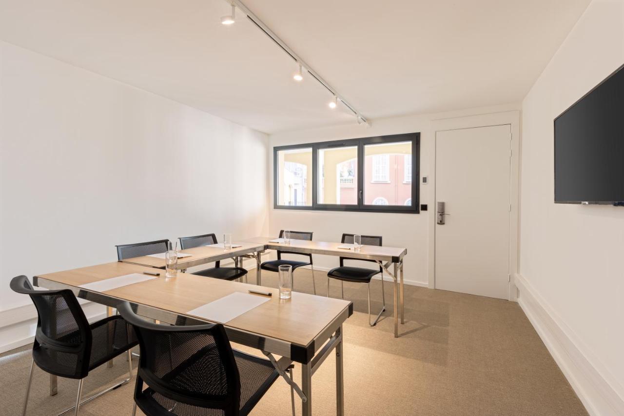 Hotel Ellington Centre 4*