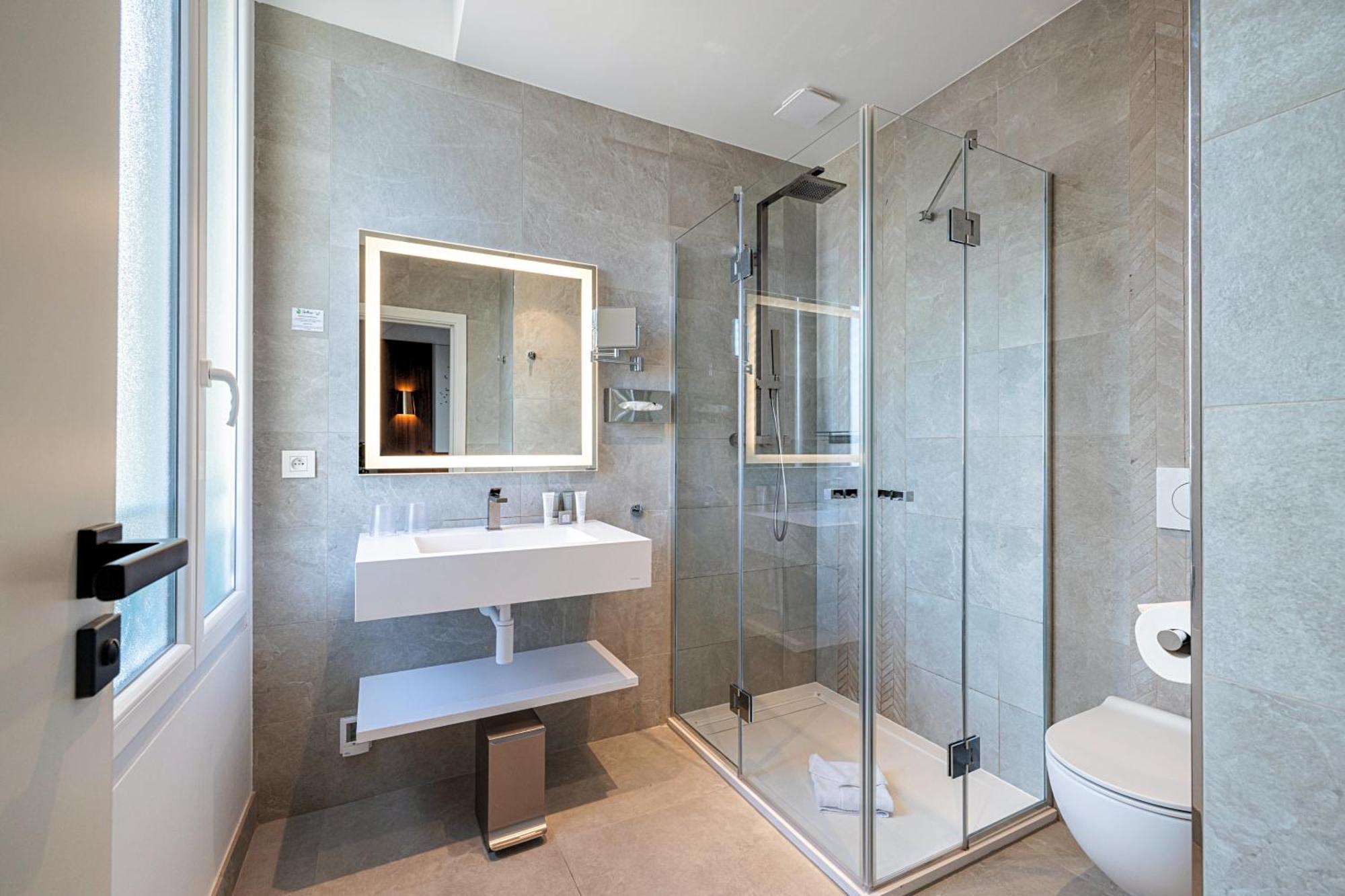 Hotel Ellington Centre 4*