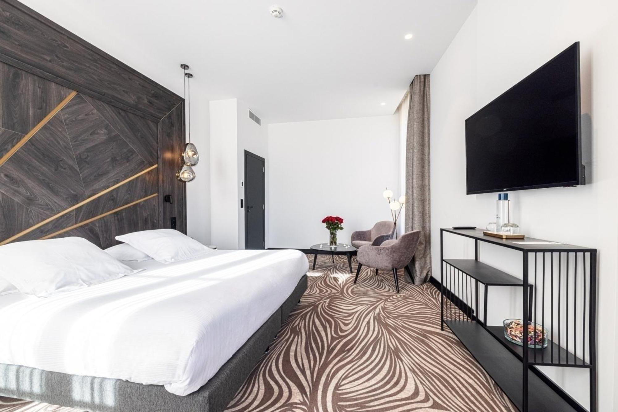 Ellington Centre Hotel 4*