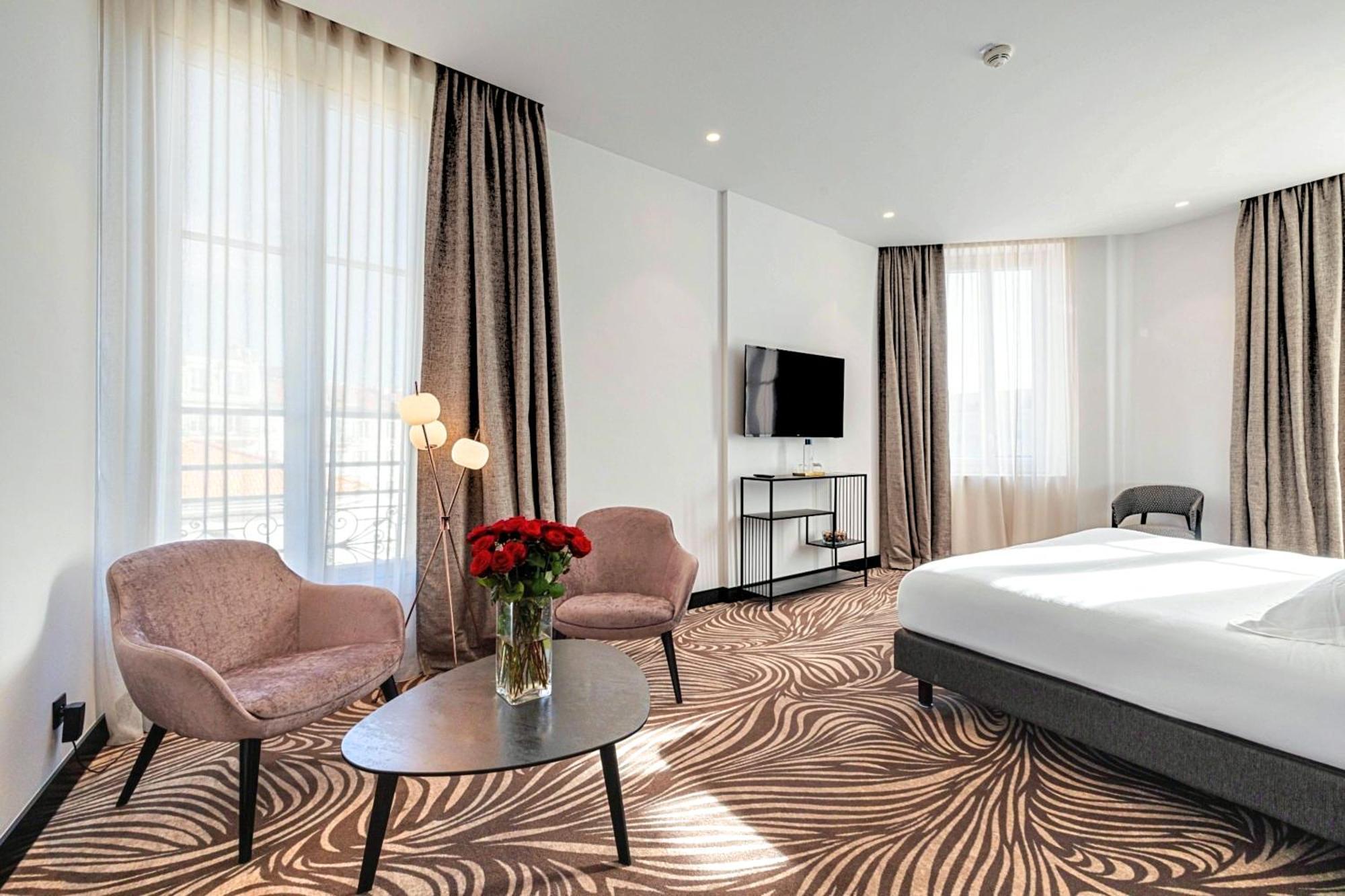 Ellington Centre Hotel 4*